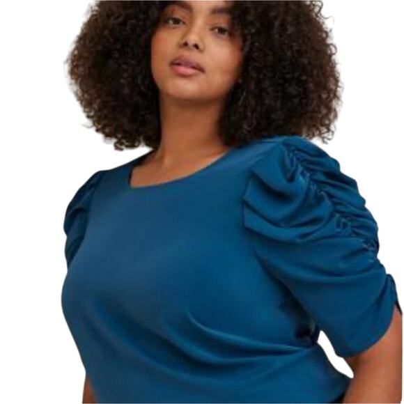 Paper Crane Women's T41729P Ocean Blue Ruched Sleeve Smocked Hem Crop Top Size M - Picture 2 of 14